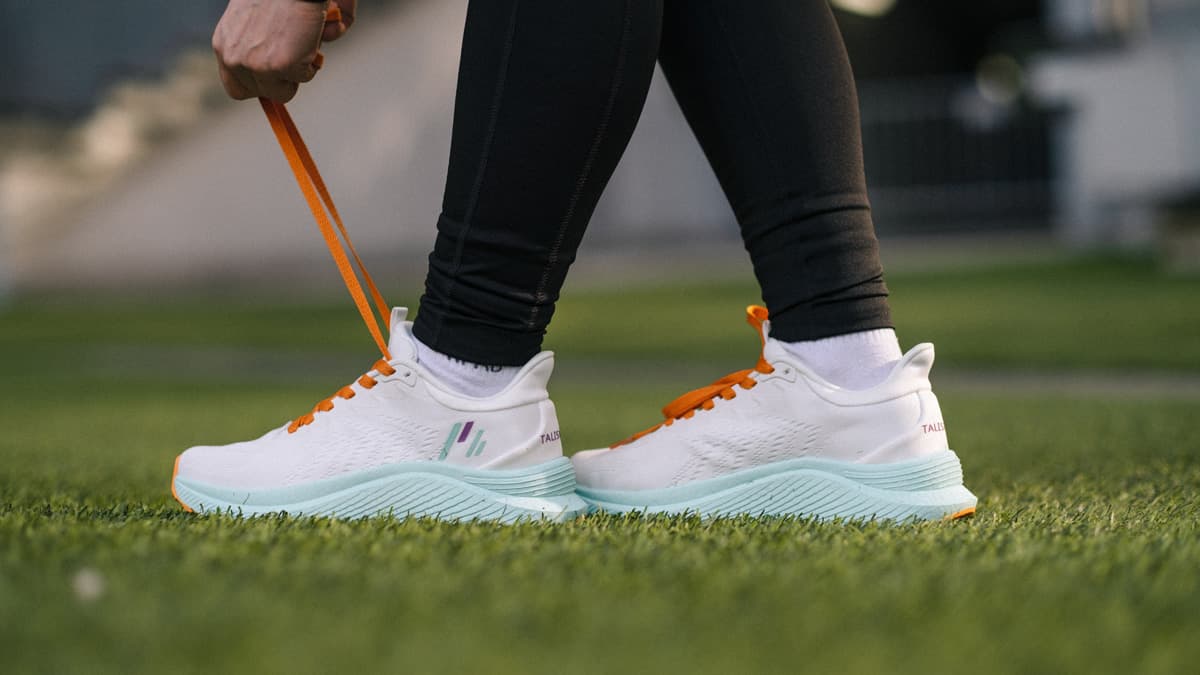 Обзор кроссовок бренда Personal Best