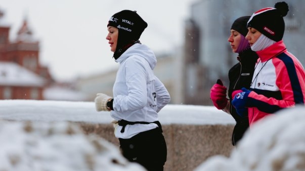 Лучшие зимние аксессуары для бега: комфорт и безопасность